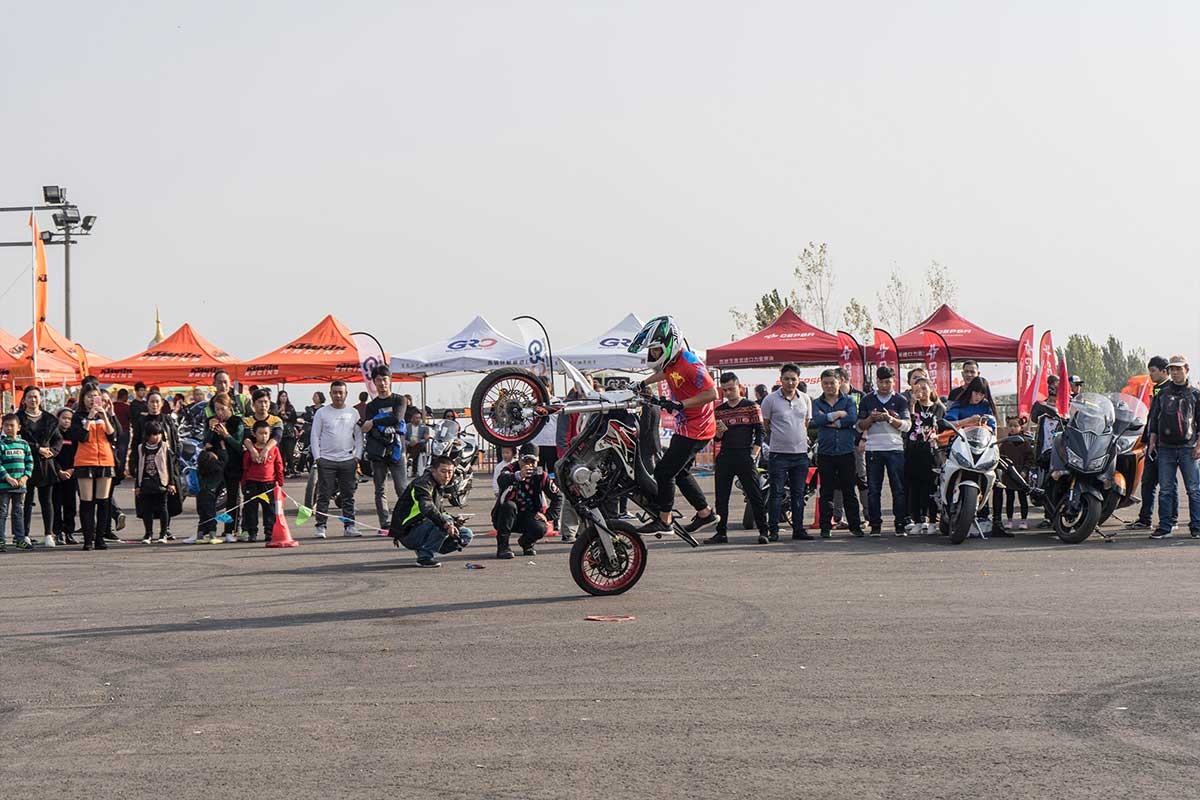 HFK参加嵩皇体育小镇第一届摩托旅游文化节